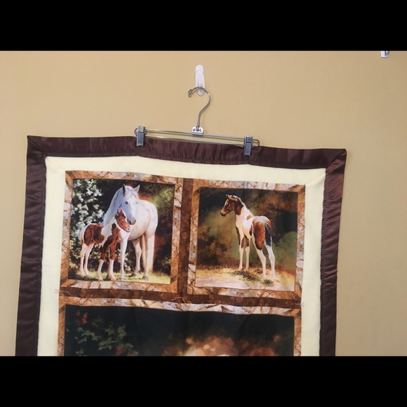 Horse Wall Tapestry/Throw 30x 48 Multipurpose - Picture 9 of 16